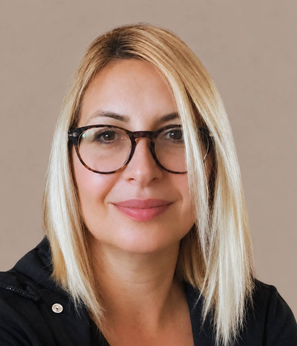 Portret Dubravke Madžgalj, konstelatora sistemskih i meta konstelacija